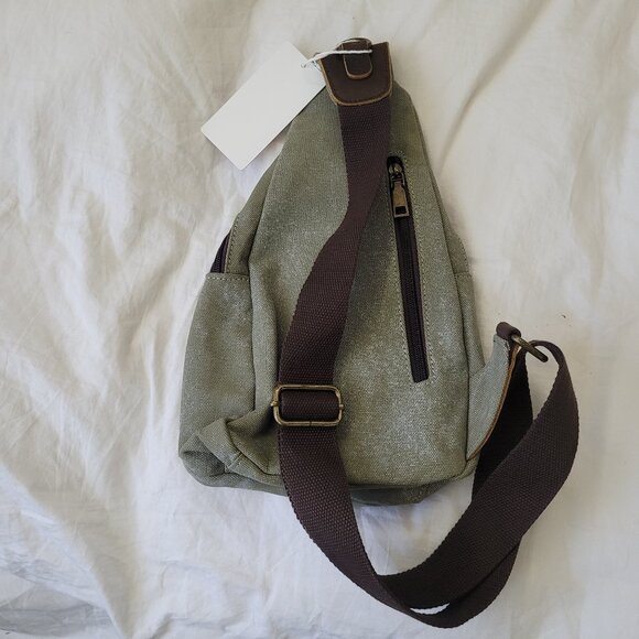 NEW Womans Canvas & leather Trim Crossbody Sling Bag 5 pocket Zip Quality NWT - Picture 6 of 6